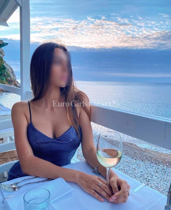 Adriana Ambrose - escort gallery photo 4