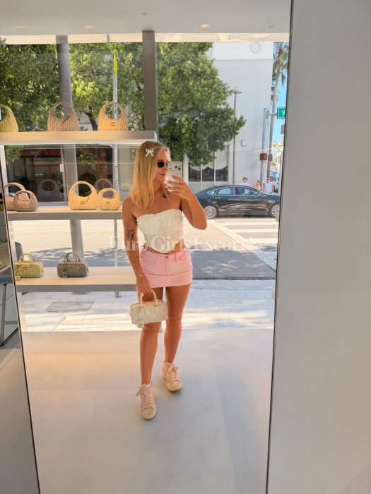 Alexandra - escort gallery photo 5