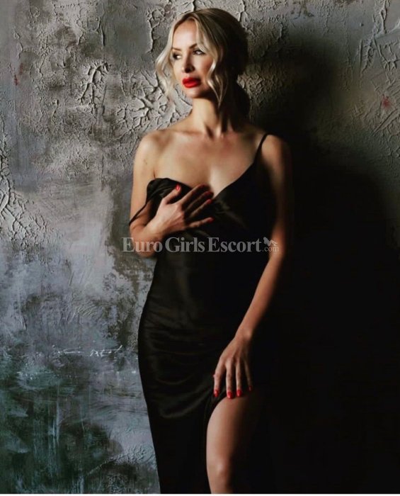 Annet - escort gallery photo 2