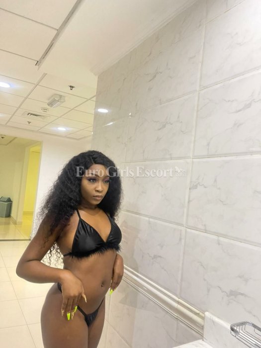 Becky Brown - escort gallery photo 4