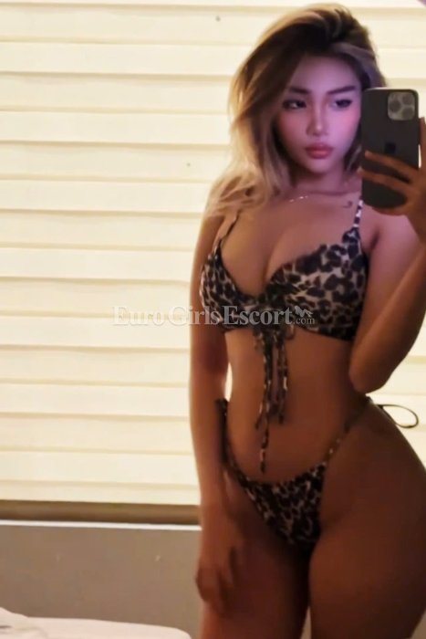 Bella - Indonesian escort in Dubai