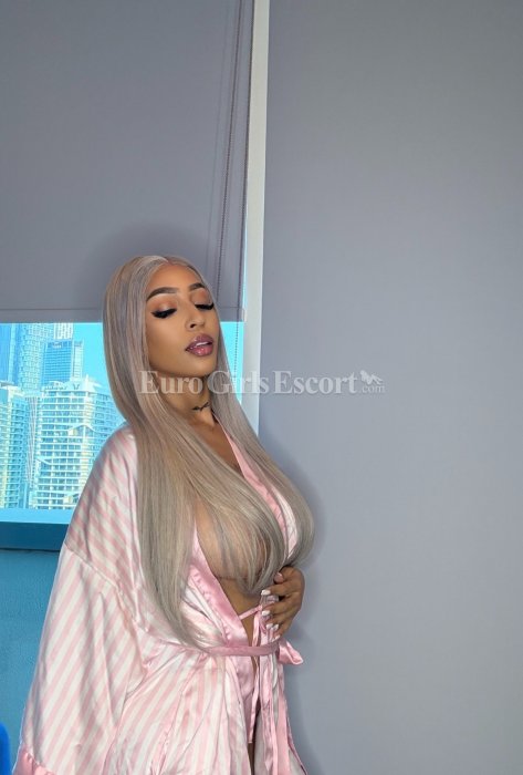 Camila - Puerto Rican escort in Dubai