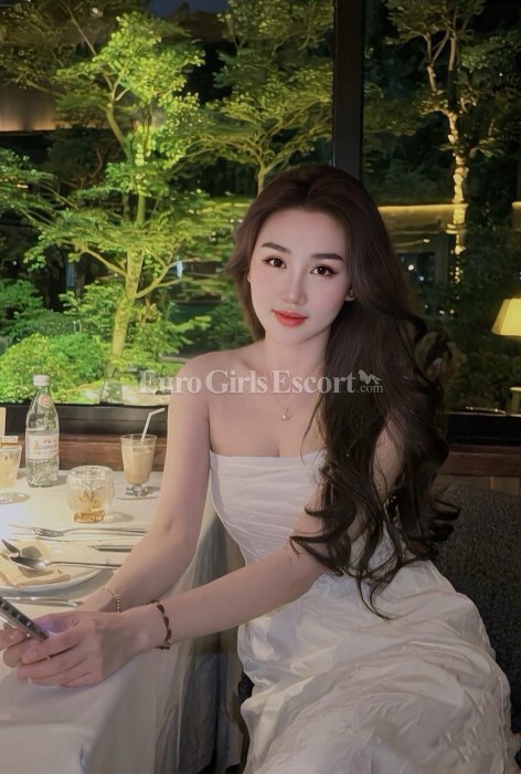 Dara - Korean escort in Dubai