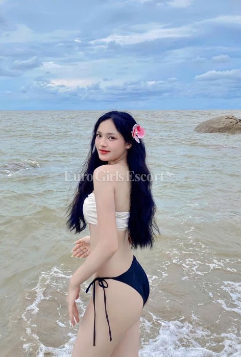 Emily - Japanese escort in Dubai