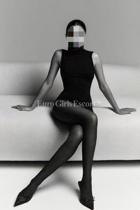 Eva - Colombian escort in Dubai