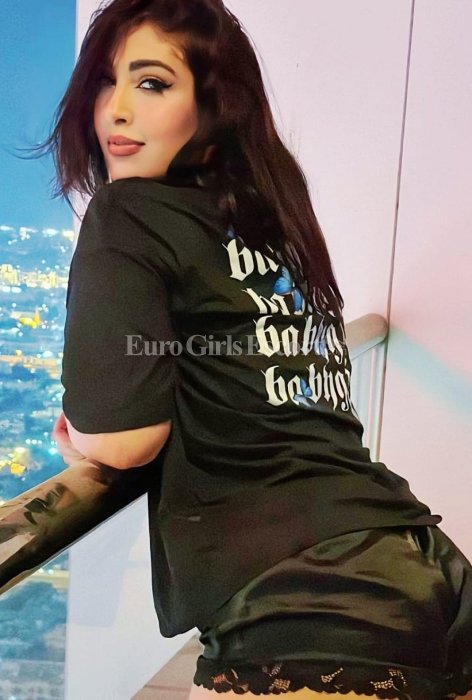 Fatoum - Moroccan escort in Dubai