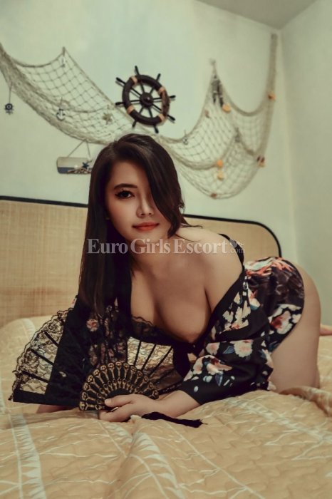 Julie - Japanese escort in Dubai