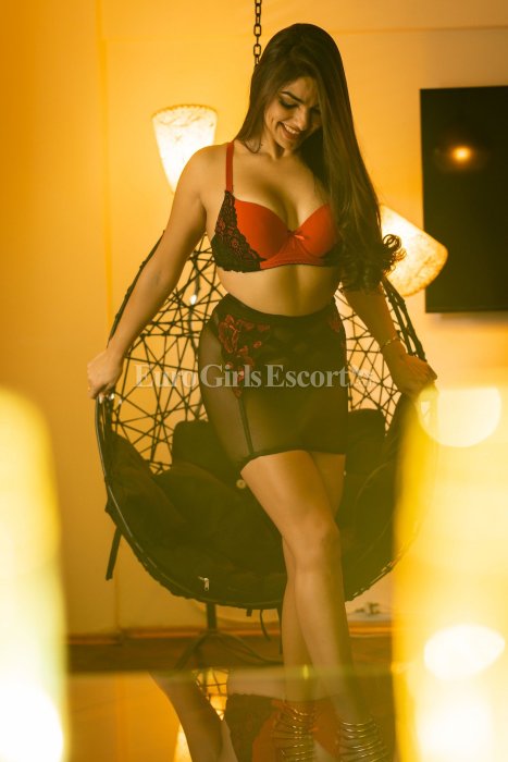 Lauren - Argentinian escort in Dubai