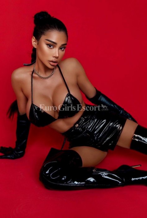 Leila - Armenian escort in Dubai