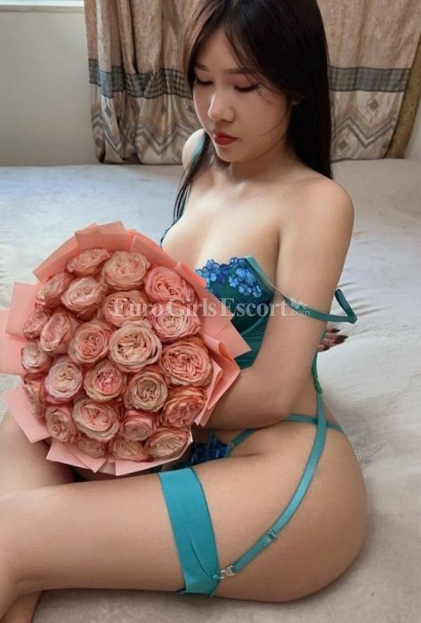 Leona - Vietnamese escort in Dubai