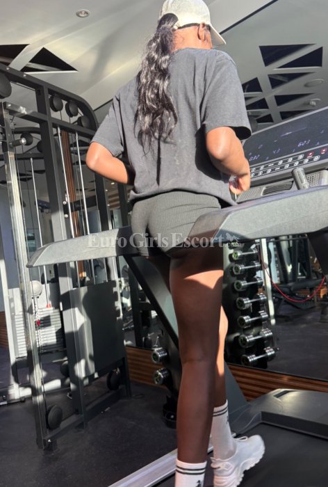 Loly - Kenyan escort in Dubai