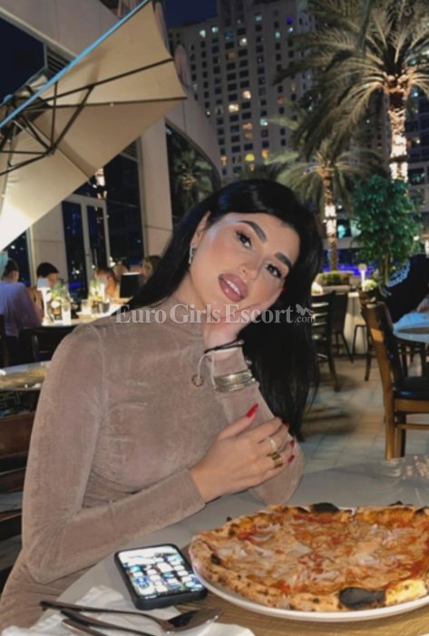 Minnie - escort gallery photo 3