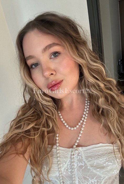 Poly - escort gallery photo 4