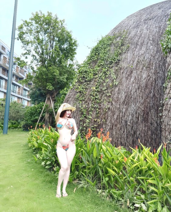 Rain - escort gallery photo 3