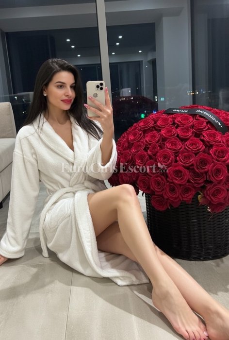 Rose - Italian escort in Dubai
