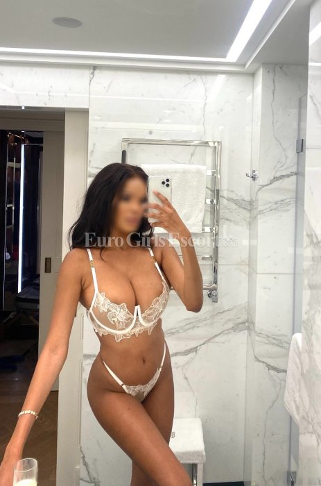Scarlett - Kenyan escort in Dubai