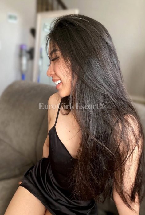 Suri - Korean escort in Dubai